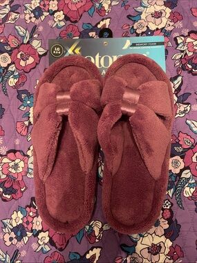 isotoner Plush Bow Slippers in Mauve